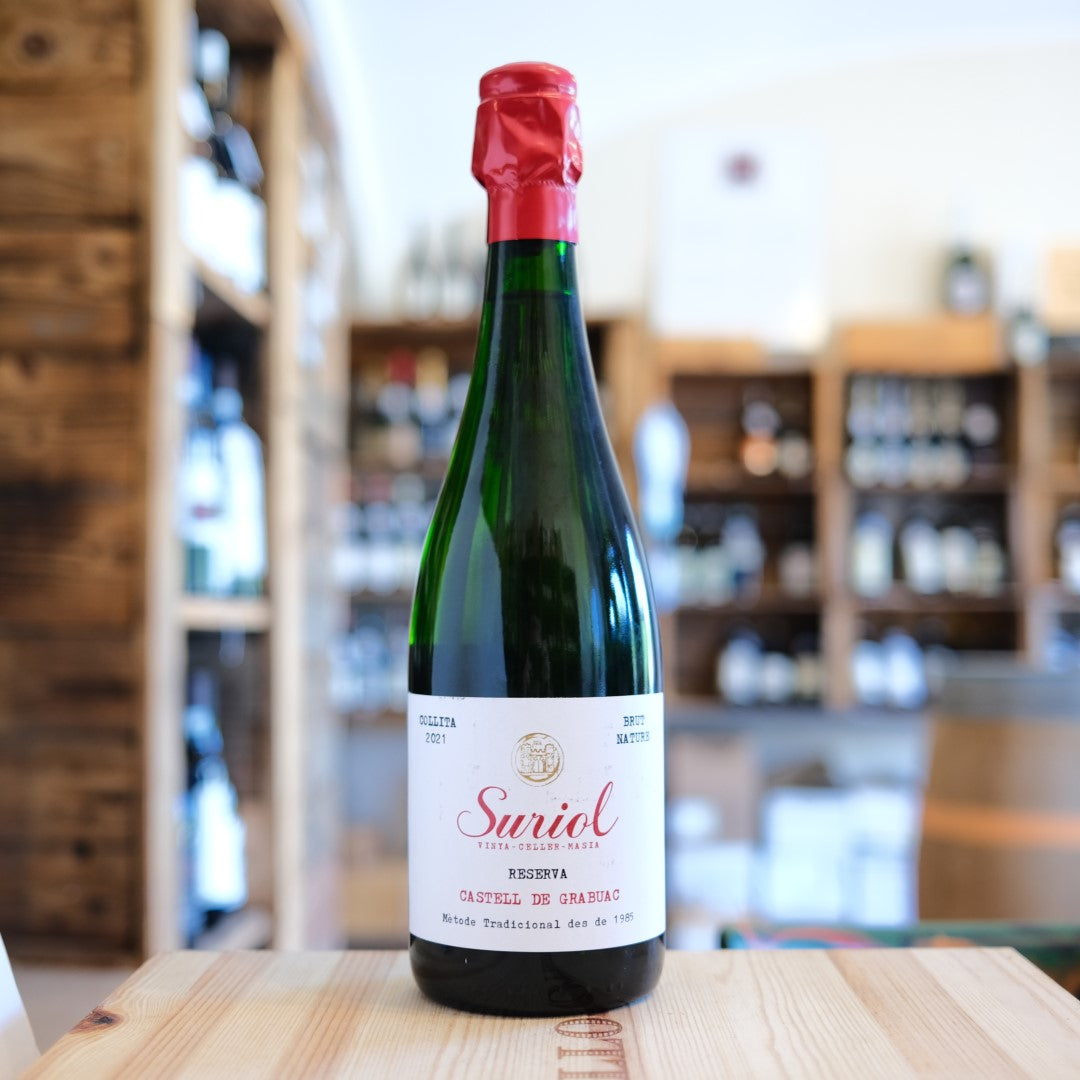 Bottiglia Suriol Brut Nature 2021 Castell de Grabuac Cava Reserva Penedès sparkling wine bottle
