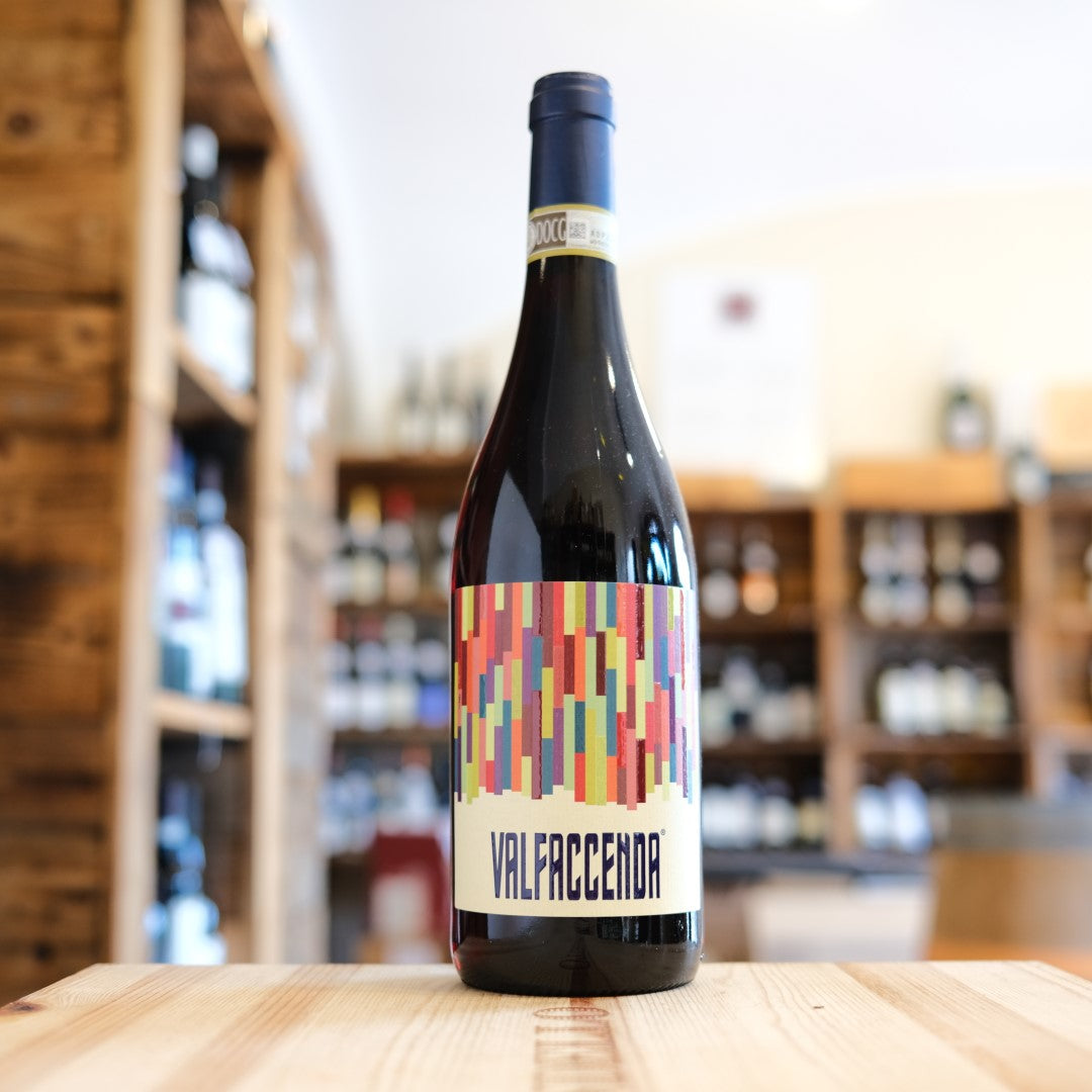 Bottiglia Valfaccenda Rosso 2023 Valfaccenda Roero DOCG Nebbiolo red wine bottle