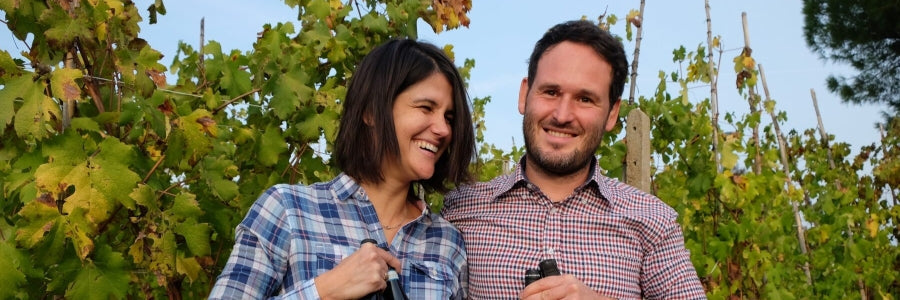 Stefano Occhetti e Giulia in vigna Monteu Roero Piemonte family winery