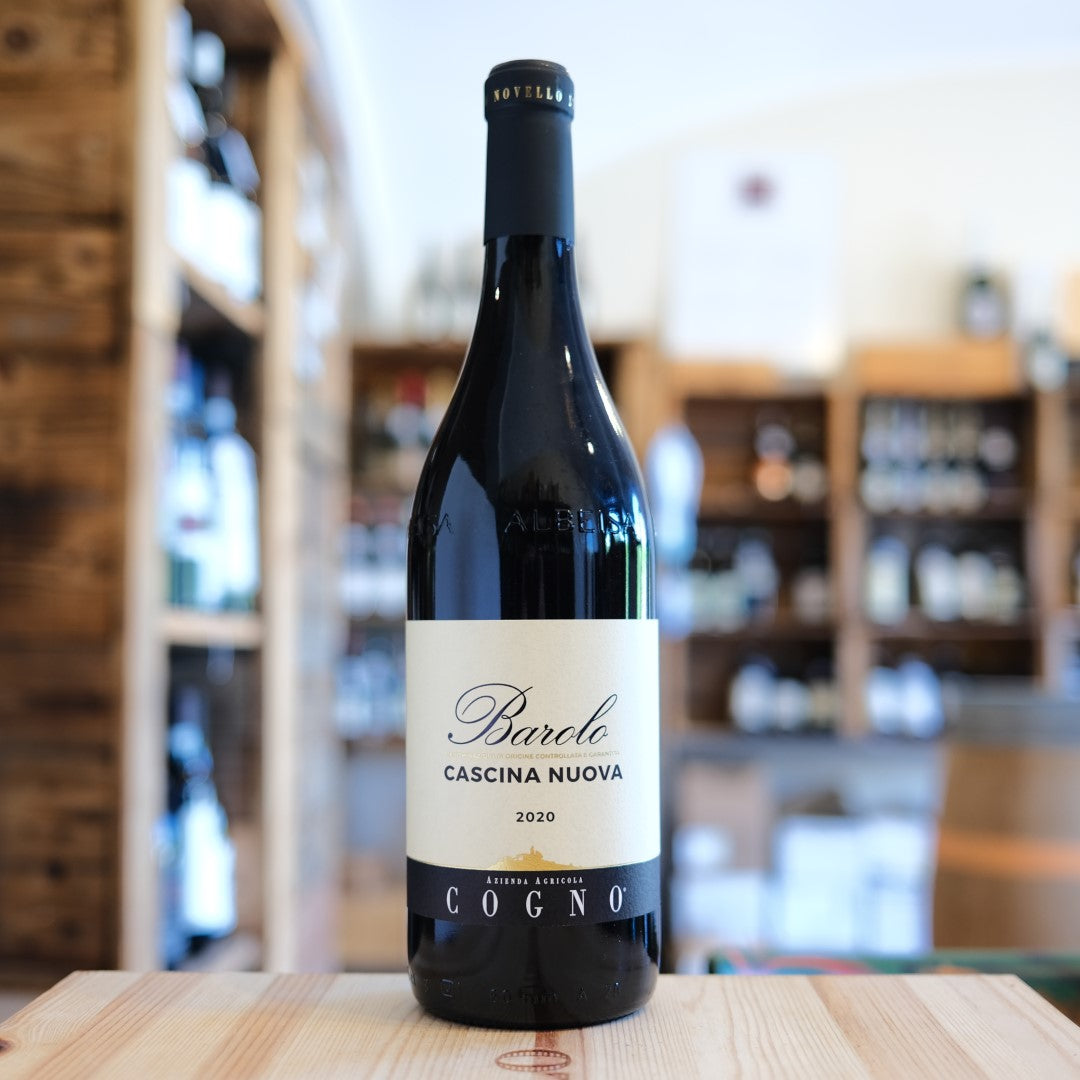 Bottiglia Barolo Cascina Nuova 2020 Elvio Cogno Novello Langhe Piemonte red wine bottle