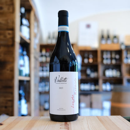 Bottiglia Langhe Nebbiolo 2023 Valletti Dogliani Piemonte red wine bottle