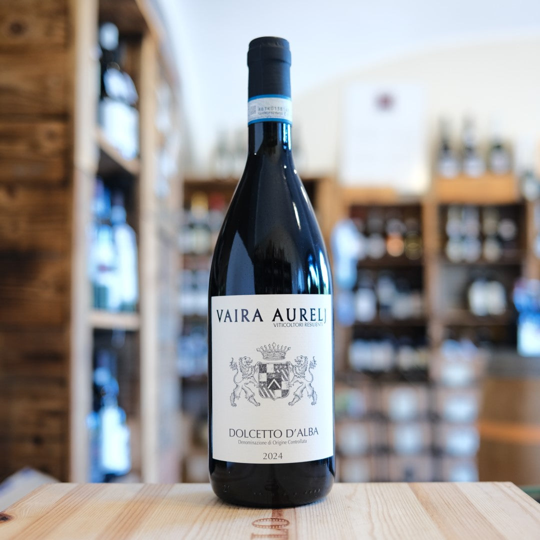 Bottiglia Dolcetto d’Alba 2024 Vaira Aurelj Langhe Piemonte red wine bottle