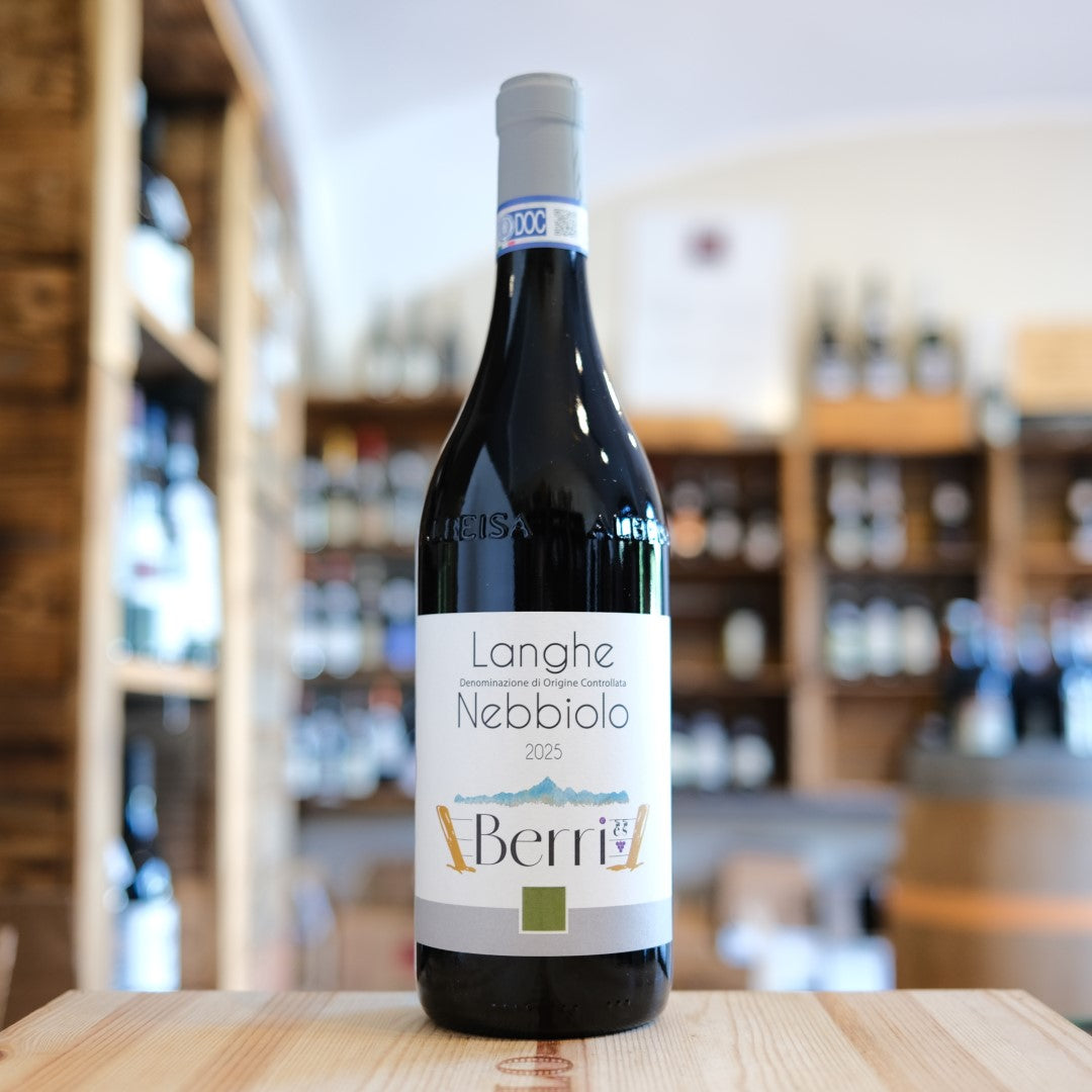 Bottiglia Langhe Nebbiolo 2025 Berries Langhe Piemonte red wine bottle
