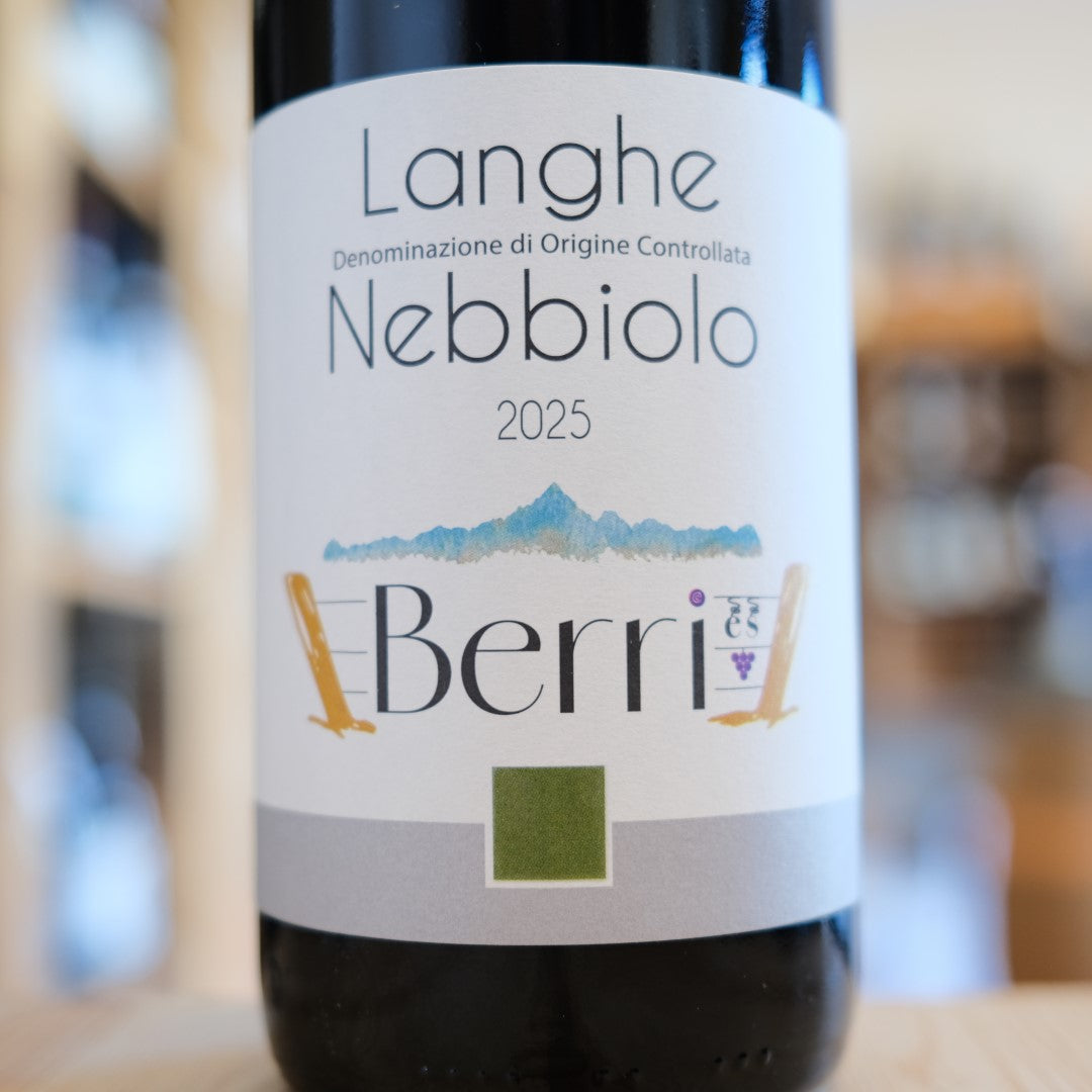 Etichetta Langhe Nebbiolo 2025 Berries Piemonte Italian wine label