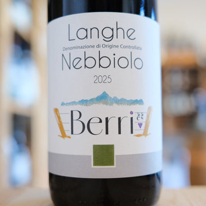 Etichetta Langhe Nebbiolo 2025 Berries Piemonte Italian wine label