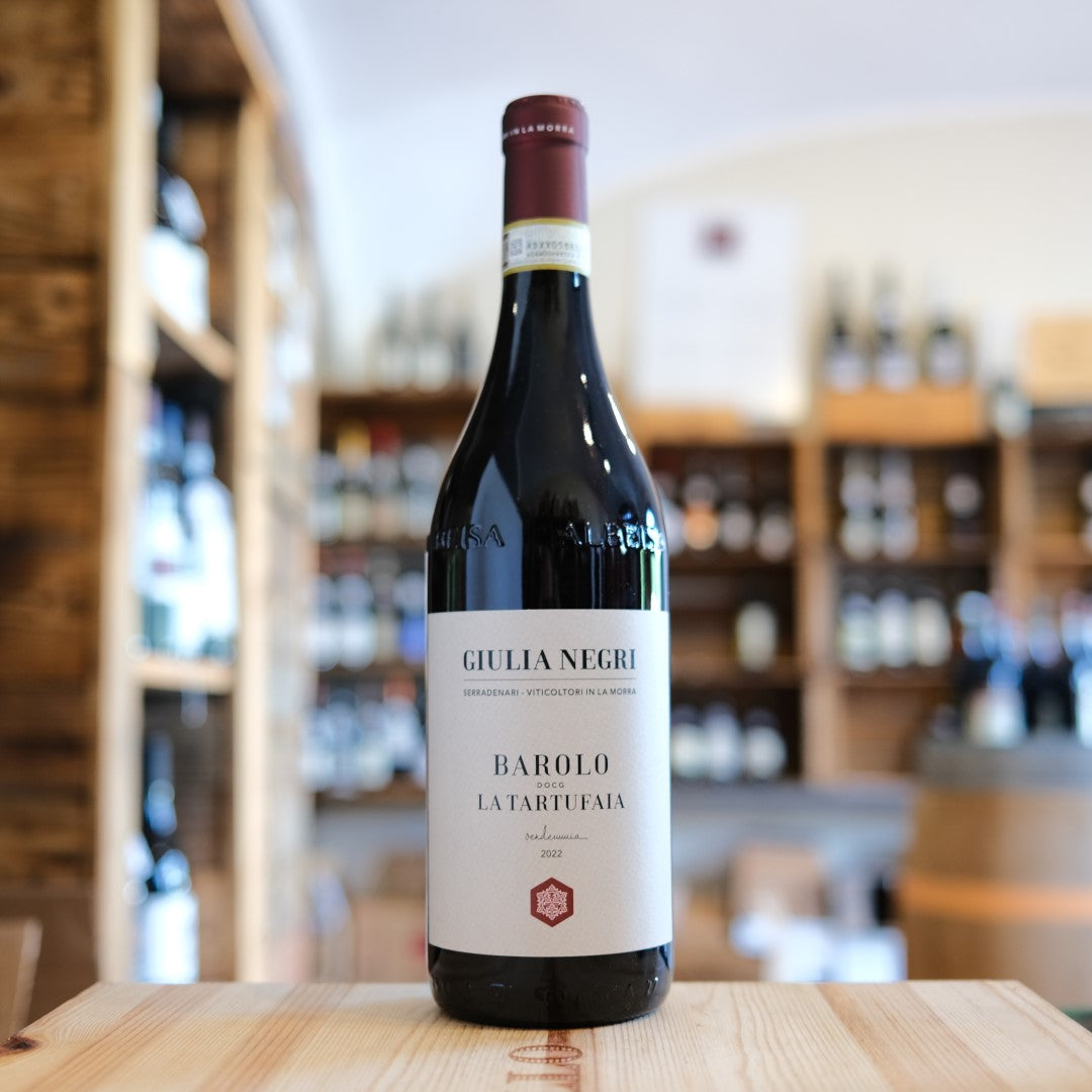 Bottiglia Barolo La Tartufaia 2022 Giulia Negri Serradenari La Morra red wine bottle