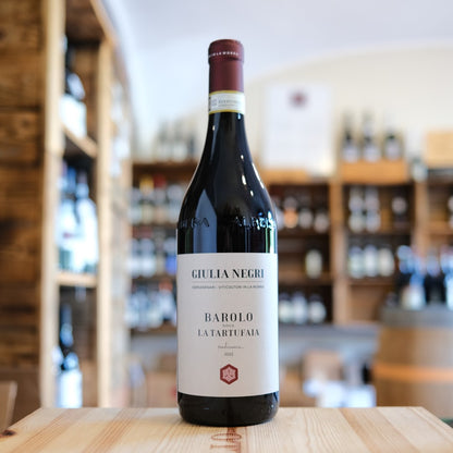 Bottiglia Barolo La Tartufaia 2022 Giulia Negri Serradenari La Morra red wine bottle
